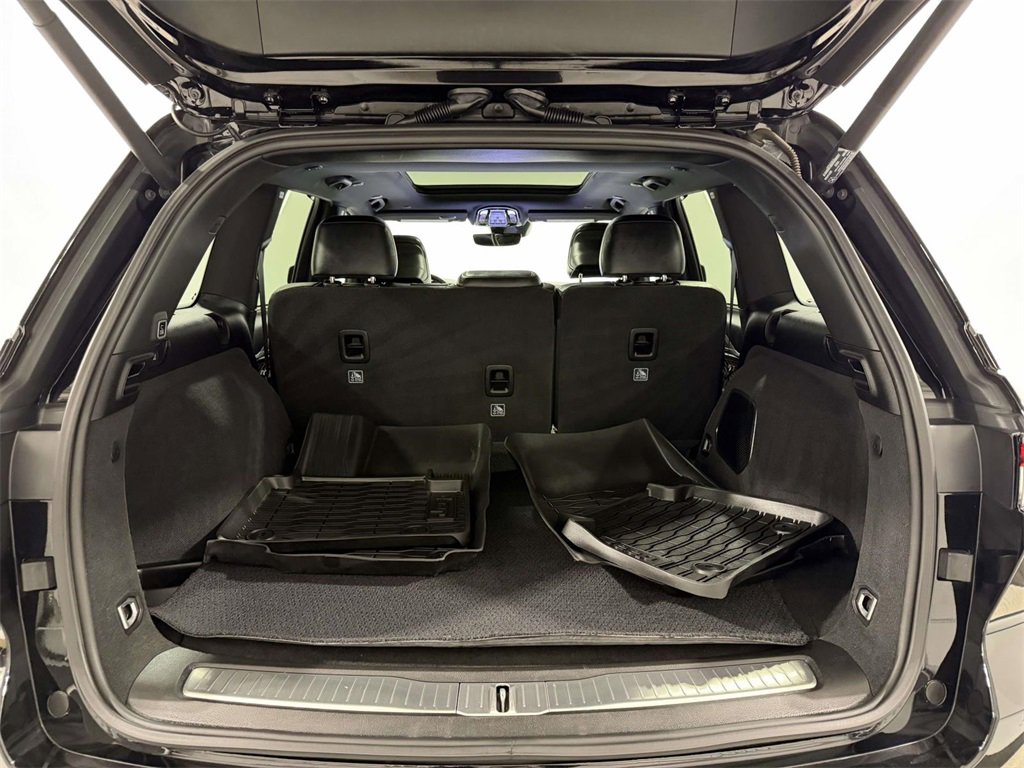 Certified 2022 Jeep Grand Cherokee Summit w/ Luxury Tech Group V image 10