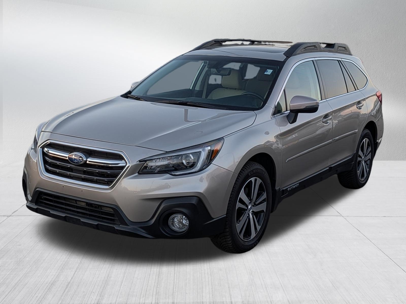Used 2018 Subaru Outback 3.6R Limited AWD/4WD image 3