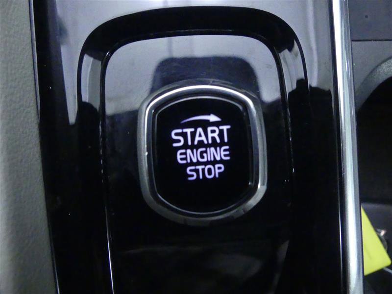 Used 2022 Volvo XC90 T6 Inscription image 17