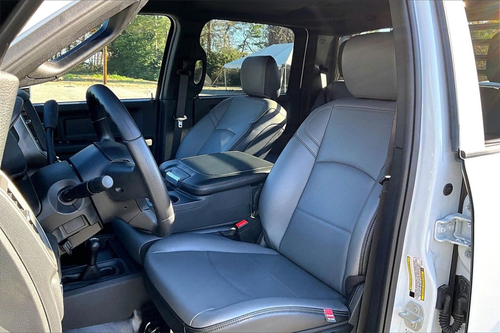 Used 2024 RAM 5500 Tradesman w/ Chrome Appearance Group image 18