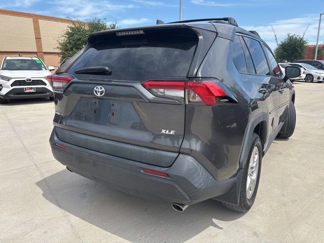 Used 2021 Toyota RAV4 XLE w/ Convenience Package image 3
