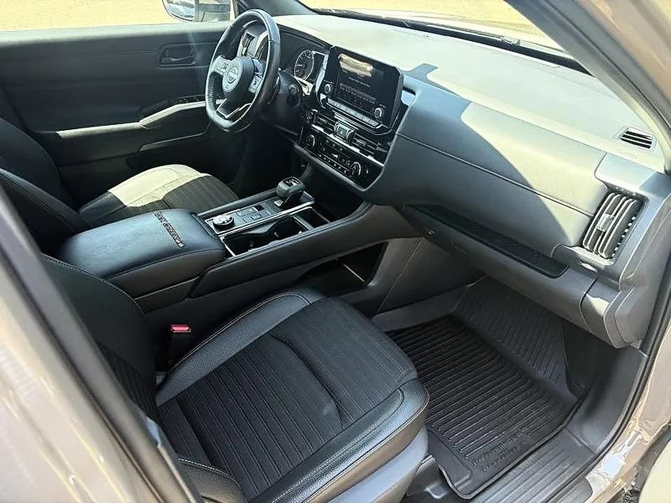 Used 2023 Nissan Pathfinder Rock Creek AWD/4WD image 34