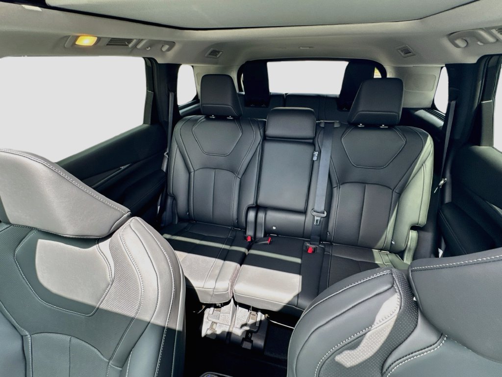 New 2027 INFINITI QX60 Luxe w/ Cargo Package FWD image 23