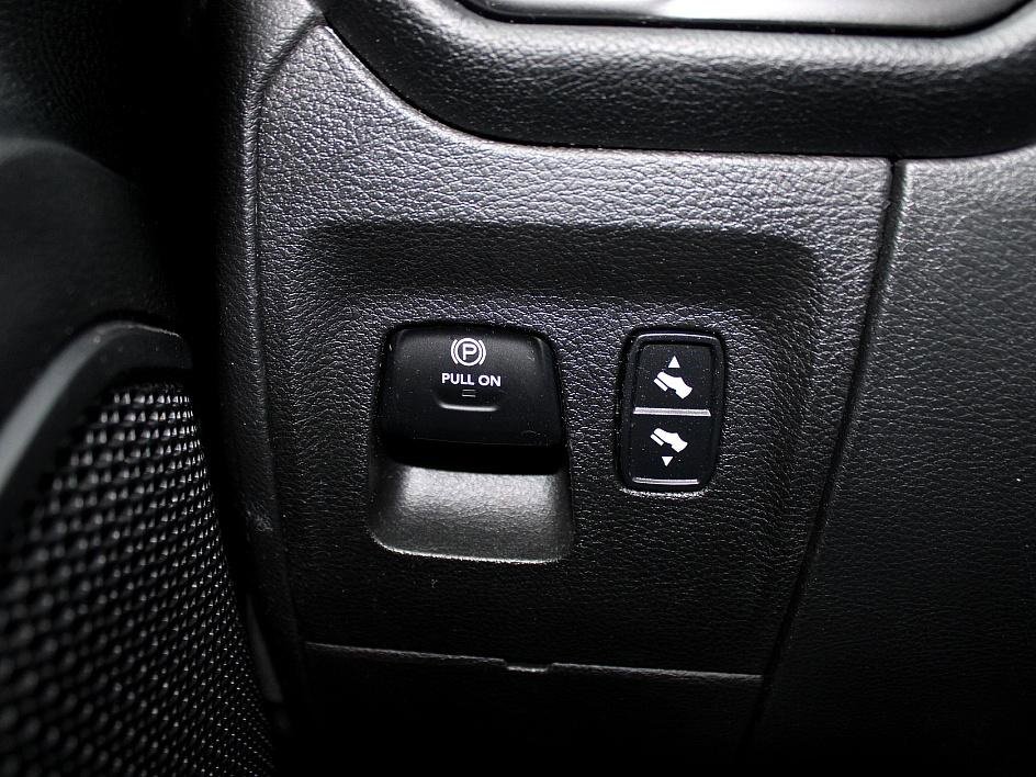 Used 2021 RAM 1500 Big Horn image 14