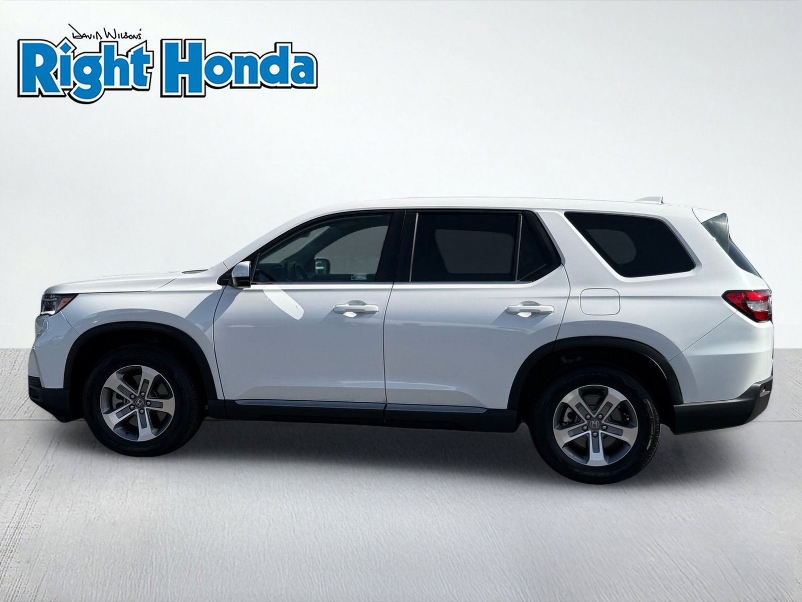 Used 2025 Honda Pilot EX-L image 3