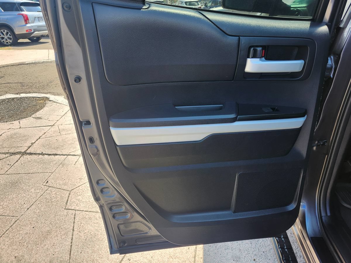 Used 2014 Toyota Tundra SR5 w/ SR5 Upgrade Package RWD image 16