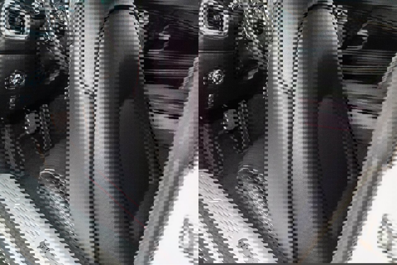 Used 2018 Aston Martin DB11 V12 image 27