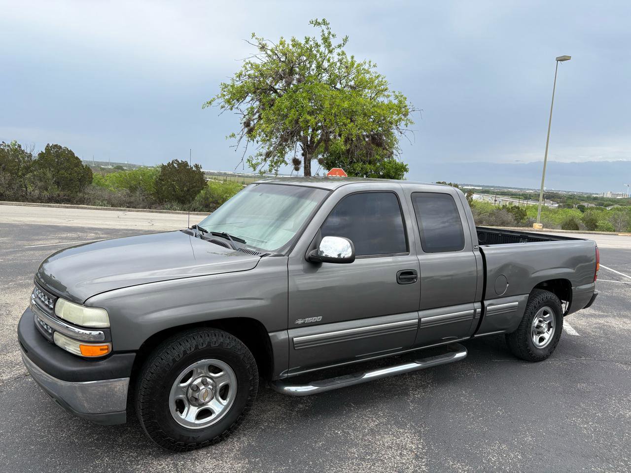 Used 2002 Chevrolet Silverado 1500 LS w/ Heavy Duty Suspension Pkg RWD image 2