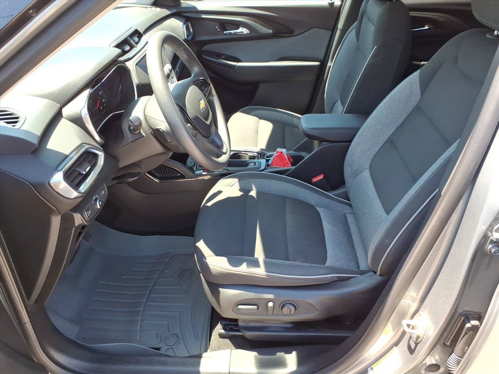 Used 2023 Chevrolet TrailBlazer LT FWD image 12