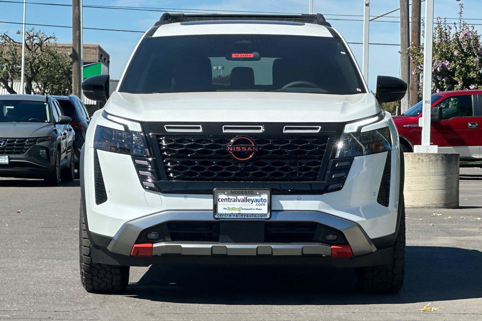 New 2026 Nissan Pathfinder Rock Creek w/ Rock Creek Premium Package AWD/4WD image 8