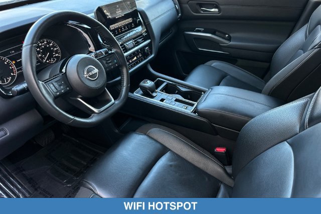 Used 2025 Nissan Pathfinder SL w/ SL Premium Package FWD image 11