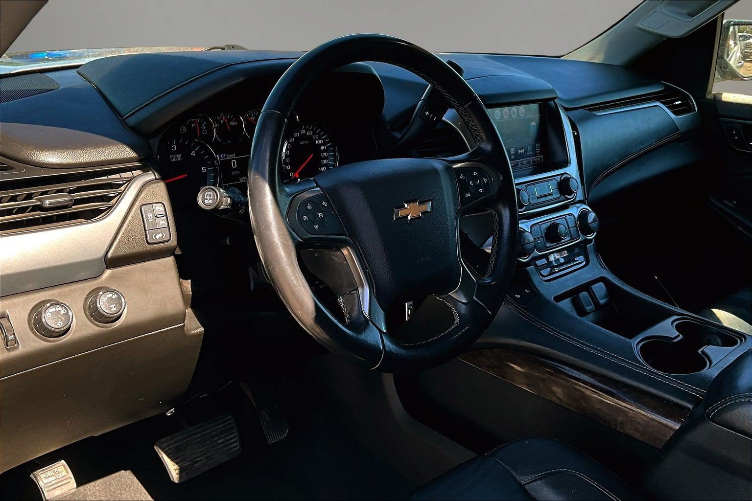 Used 2019 Chevrolet Suburban LT AWD/4WD image 17