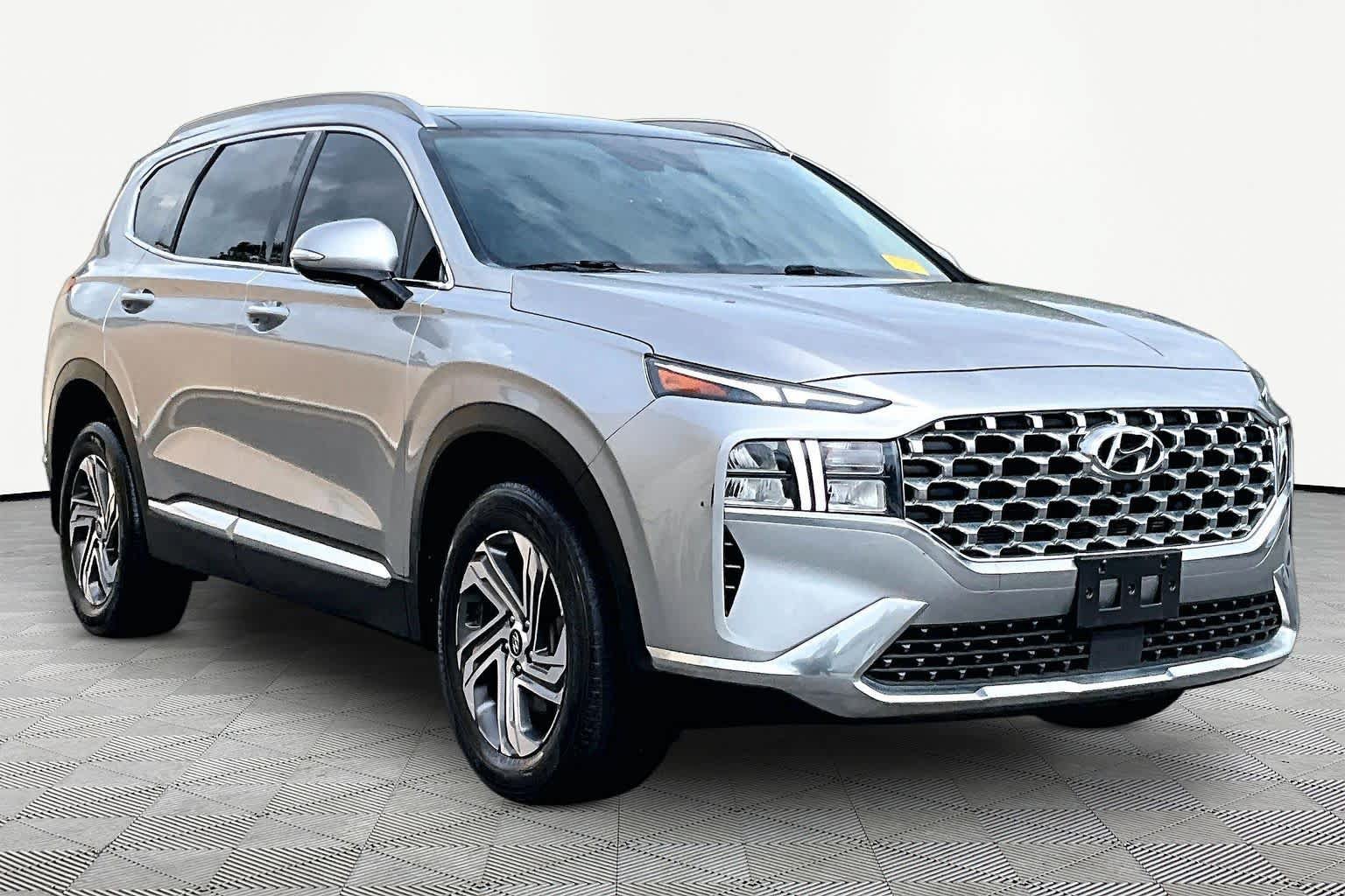Used 2023 Hyundai Santa Fe SEL w/ Premium Package AWD/4WD image 3