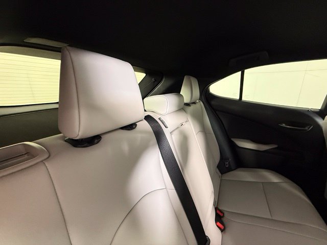 Used 2025 Lexus UX 300h FWD w/ Accessory Package (Z2) image 30