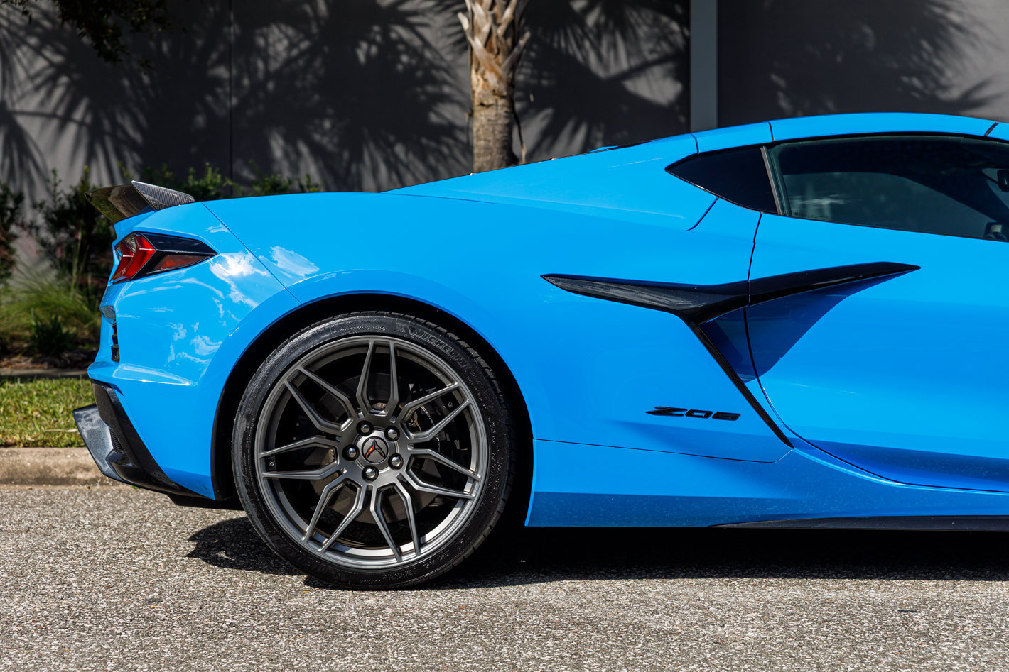 Used 2025 Chevrolet Corvette Z06 RWD image 3