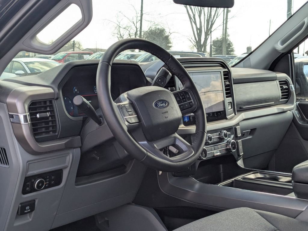 Used 2025 Ford F150 XLT w/ Equipment Group 301A Standard image 14