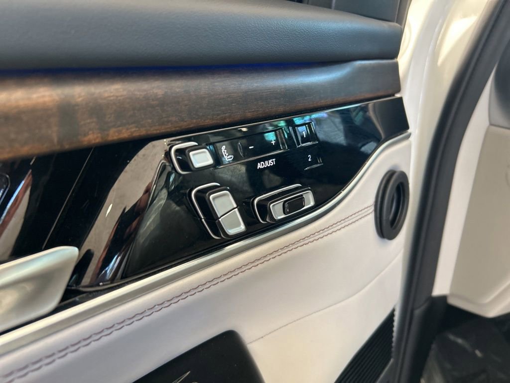 Used 2023 Jeep Grand Wagoneer L Series II image 55