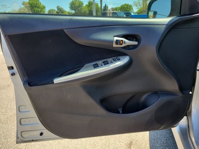 Used 2012 Toyota Corolla S image 14