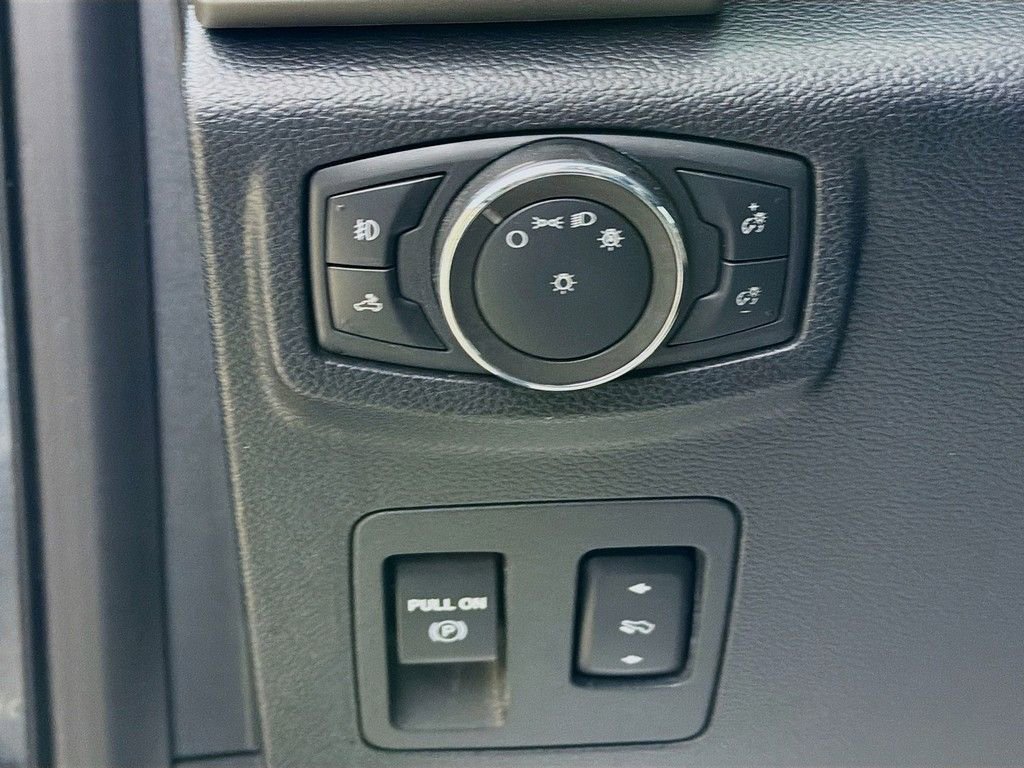 Used 2020 Ford F150 Lariat image 28