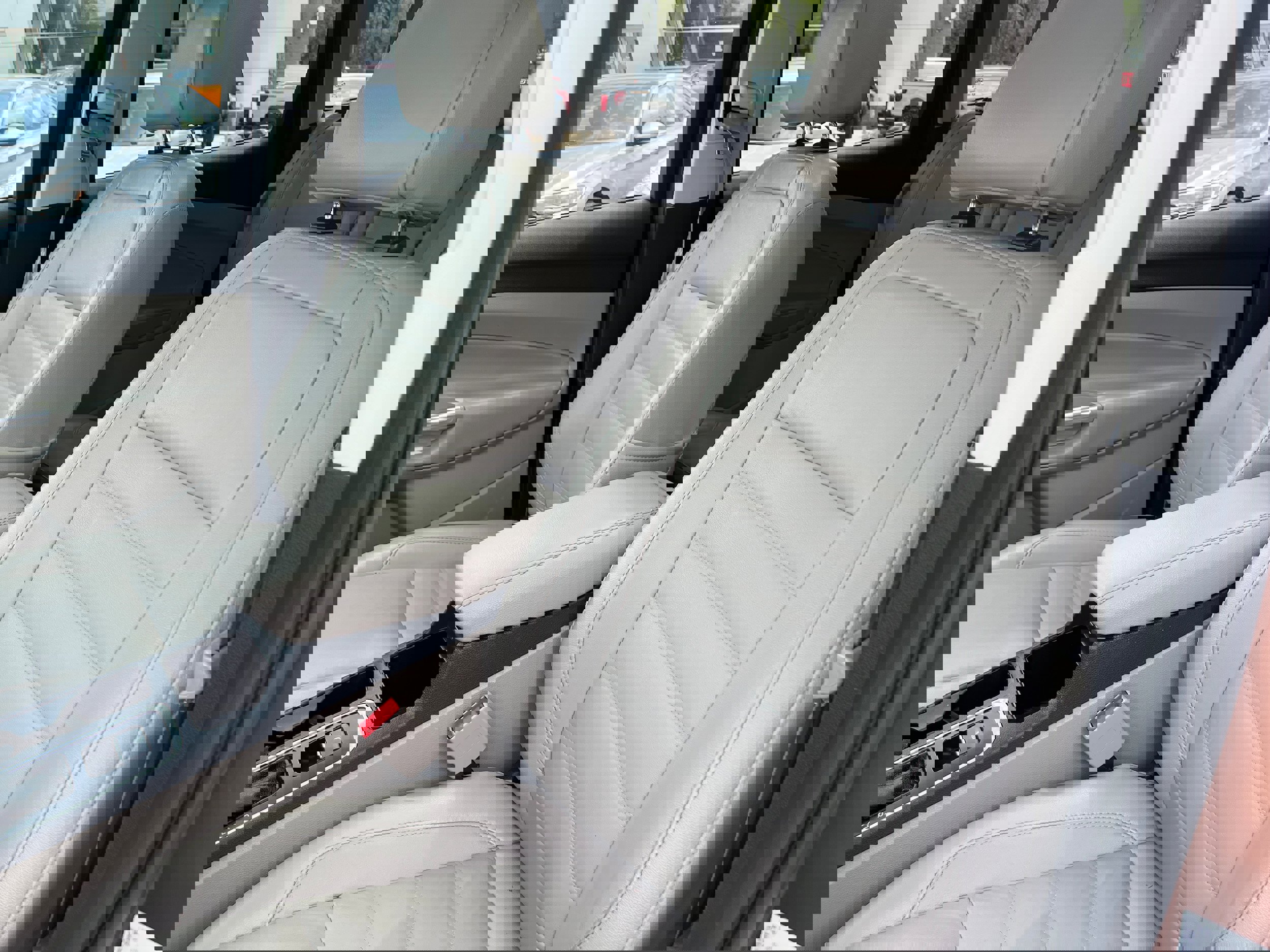 Certified 2017 Ford Escape Titanium w/ Equipment Group 301A image 9