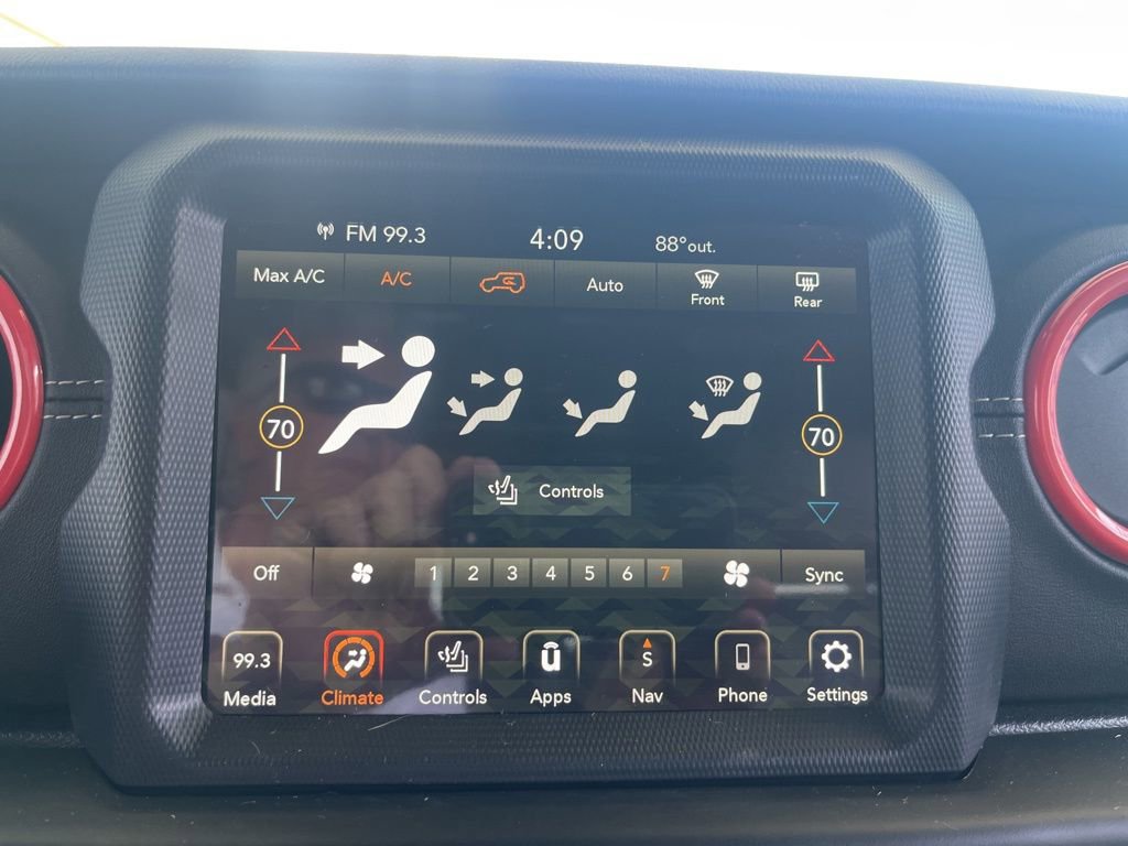 Used 2022 Jeep Wrangler Unlimited Sahara w/ Cold Weather Group image 18