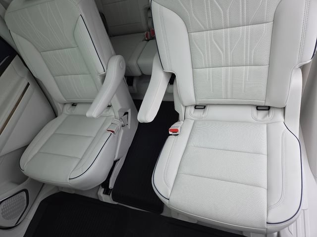 New 2026 Buick Enclave Avenir w/ Super Cruise Package FWD image 32