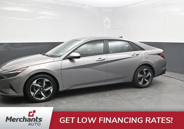 Used 2023 Hyundai Elantra SEL w/ Convenience Package FWD image 3