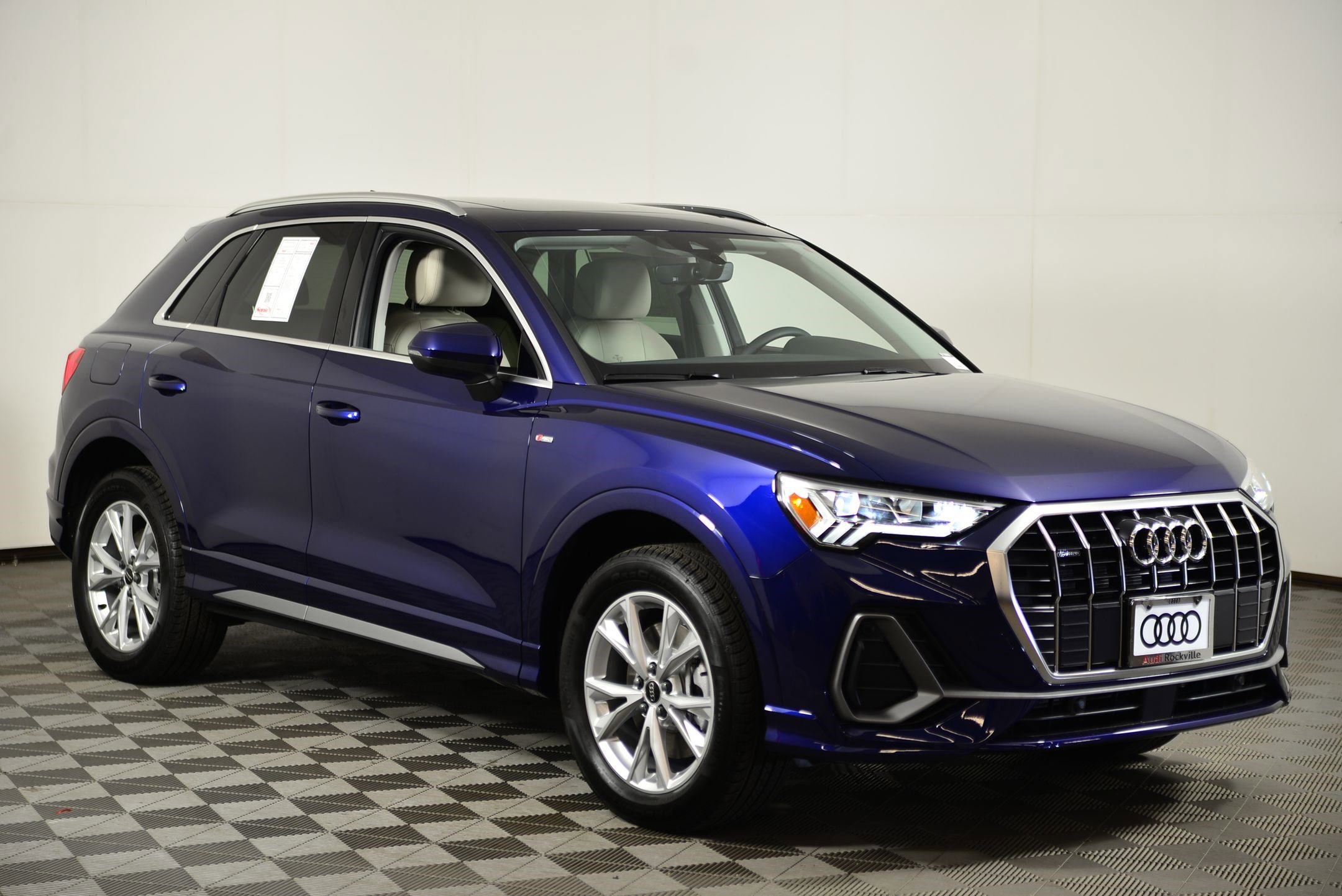 New 2025 Audi Q3 2.0T Premium w/ Convenience Package image 6