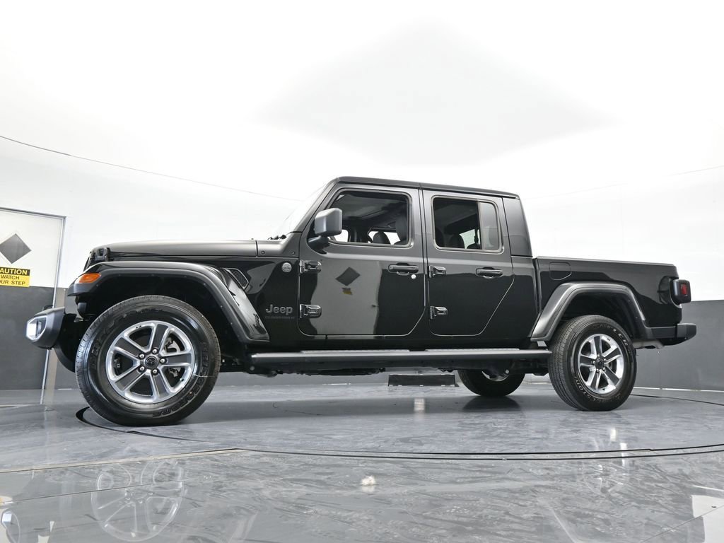 Used 2024 Jeep Gladiator Sport w/ Premium Package image 58