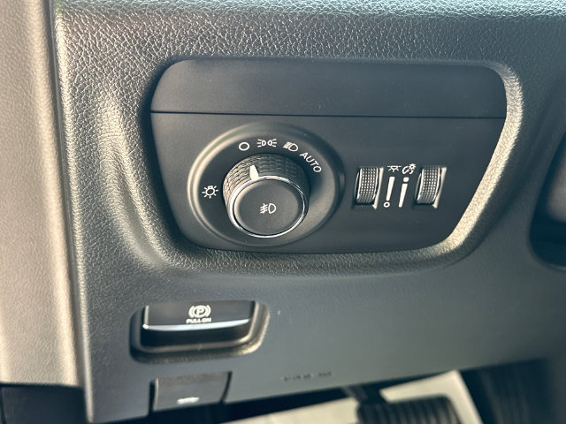 Used 2026 Jeep Grand Cherokee Limited AWD/4WD image 28