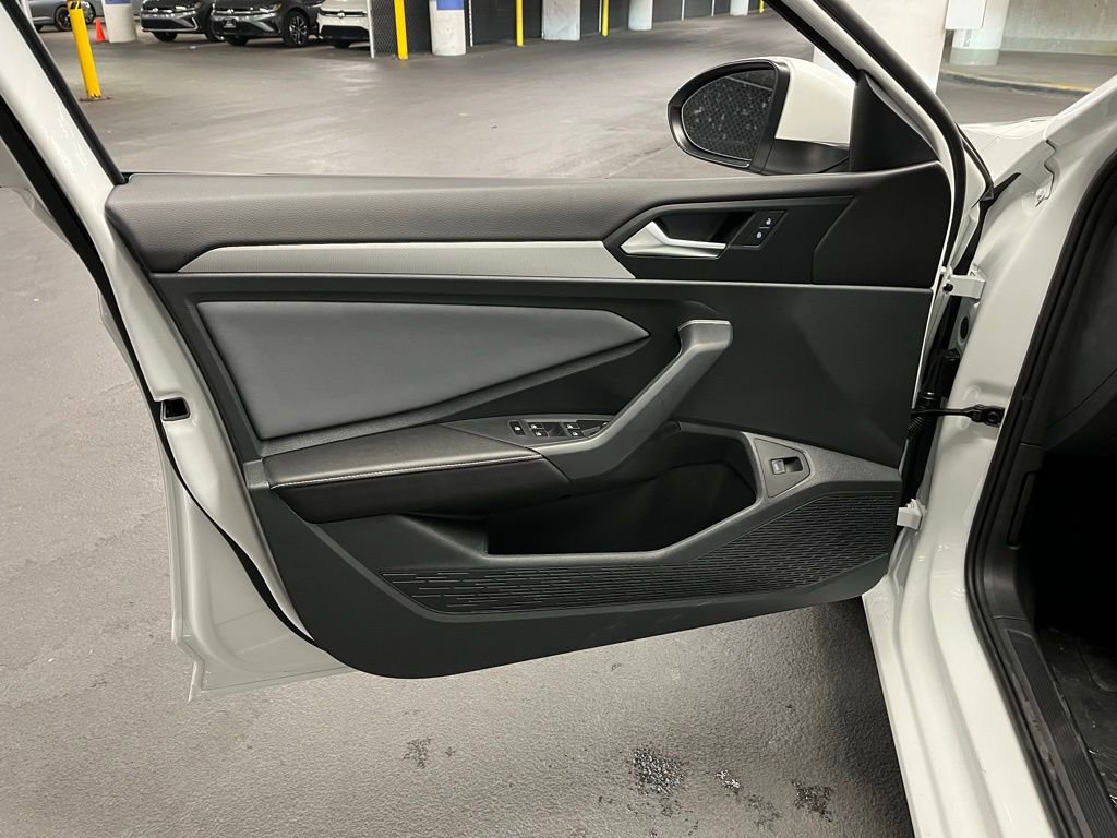 New 2026 Volkswagen Jetta SE FWD image 18