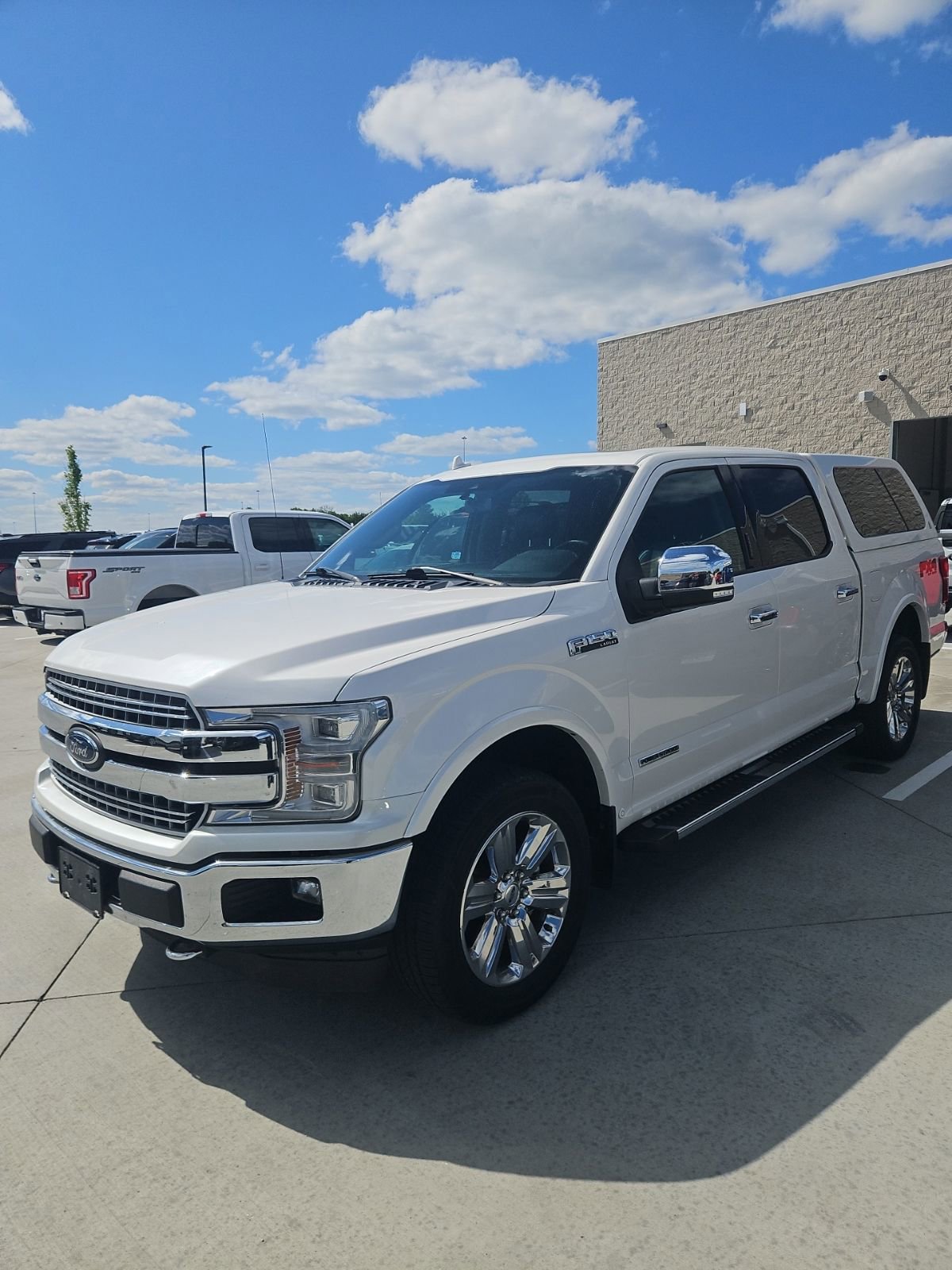 Used 2018 Ford F150 Lariat w/ Equipment Group 502A Luxury AWD/4WD image 3