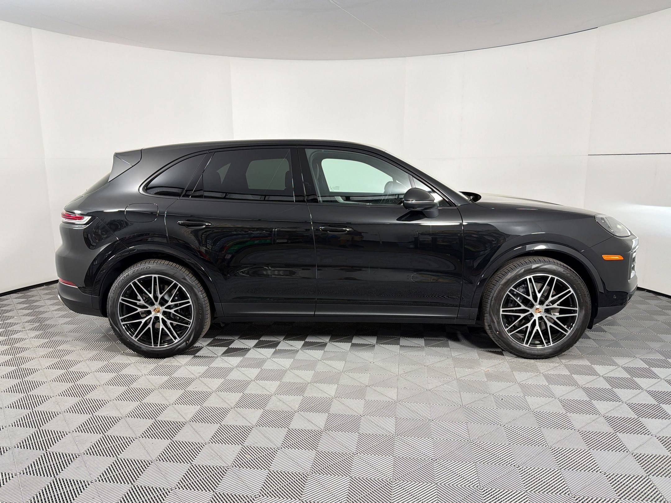 Used 2026 Porsche Cayenne AWD/4WD image 8
