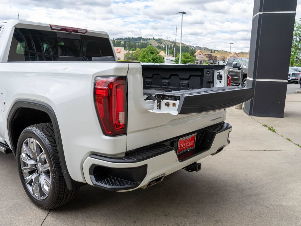 Used 2023 GMC Sierra 1500 Denali w/ Denali Reserve Package AWD/4WD image 35