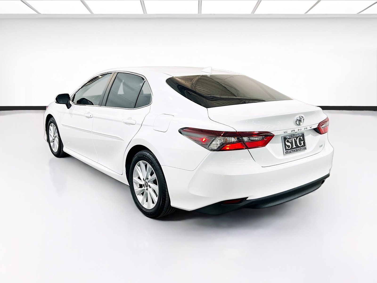 Used 2024 Toyota Camry LE w/ Convenience Package FWD image 6