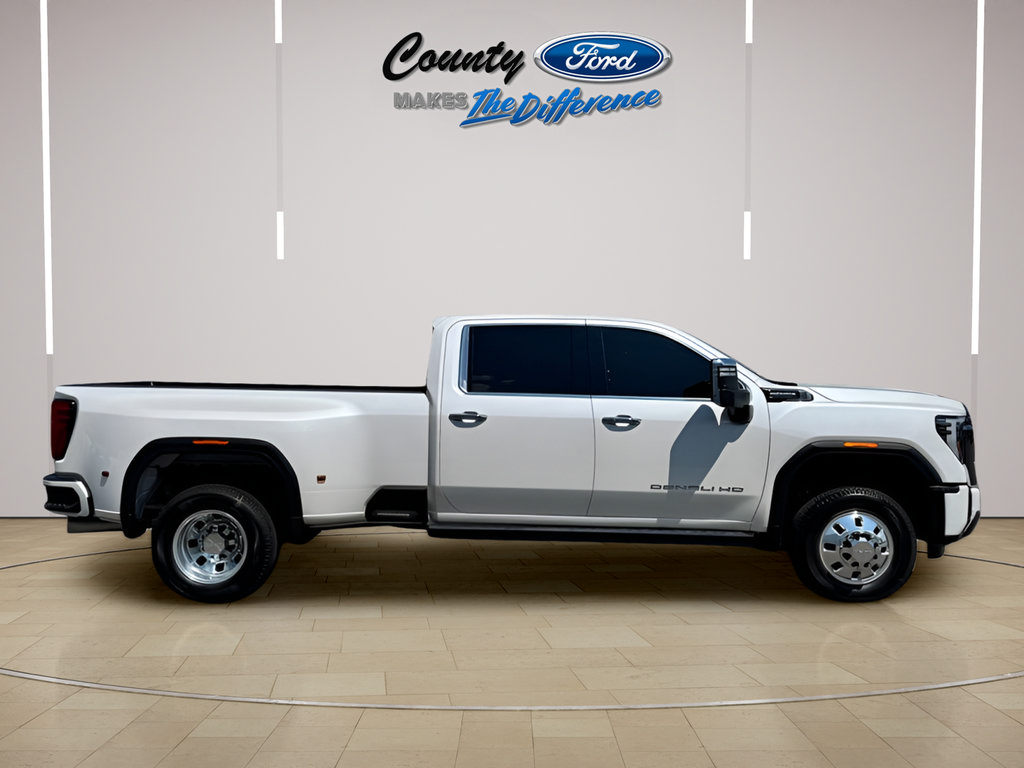 Used 2024 GMC Sierra 3500 Denali Ultimate AWD/4WD image 6
