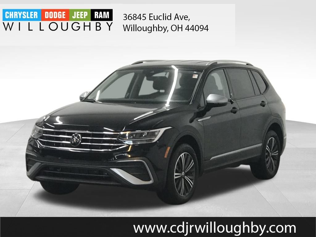 Used 2024 Volkswagen Tiguan SE image 1