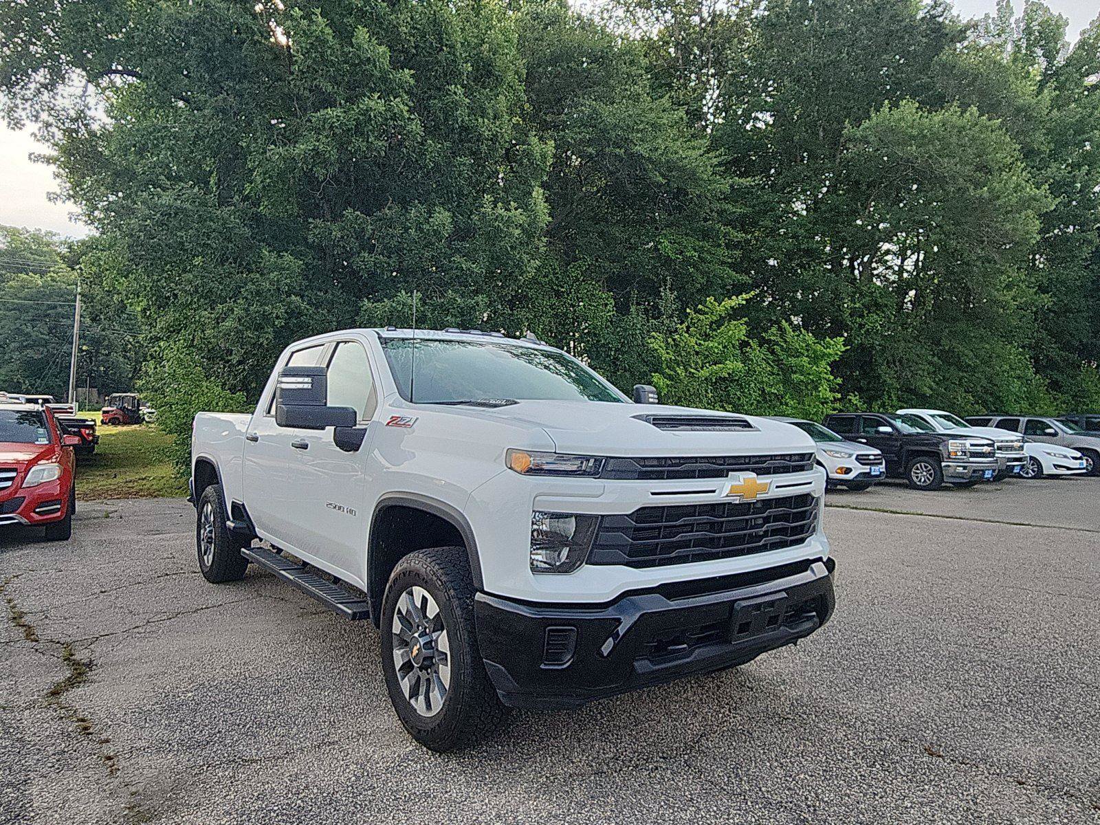 Used 2024 Chevrolet Silverado 2500 Custom w/ Custom Value Package AWD/4WD image 7