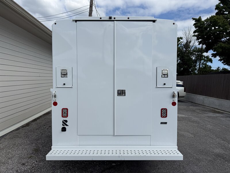Used 2023 Ford E-350 and Econoline 350 Super Duty w/ Power Windows & Locks Group RWD image 16