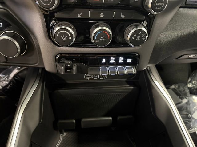 New 2026 RAM 1500 4x4 Crew Cab image 17