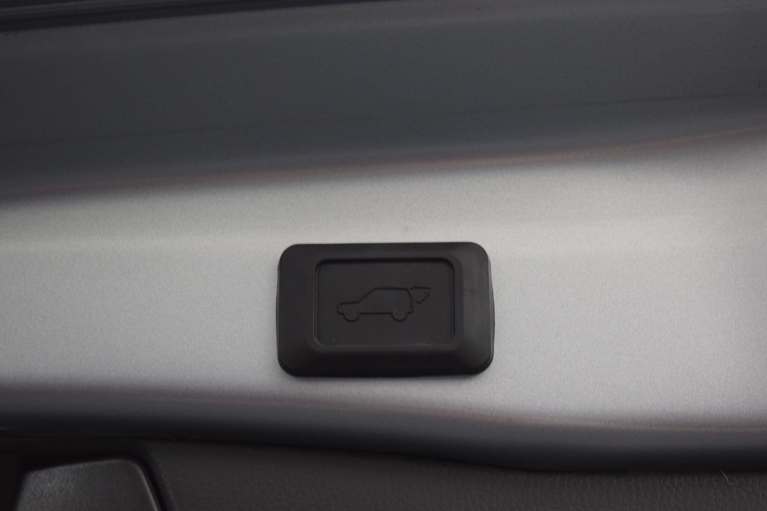 Used 2023 Toyota RAV4 XLE w/ Convenience Package AWD/4WD image 12
