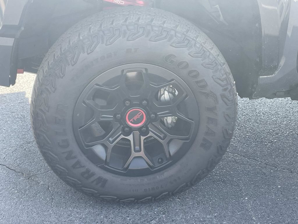 Used 2025 Toyota Tacoma TRD Pro w/ Tow Tech Package AWD/4WD image 12