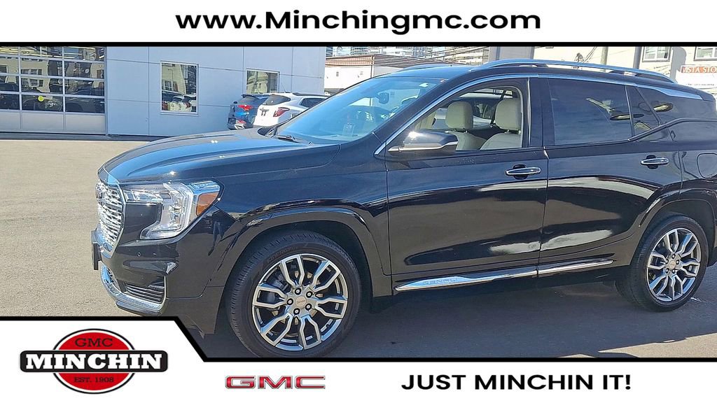 Used 2022 GMC Terrain Denali image 3