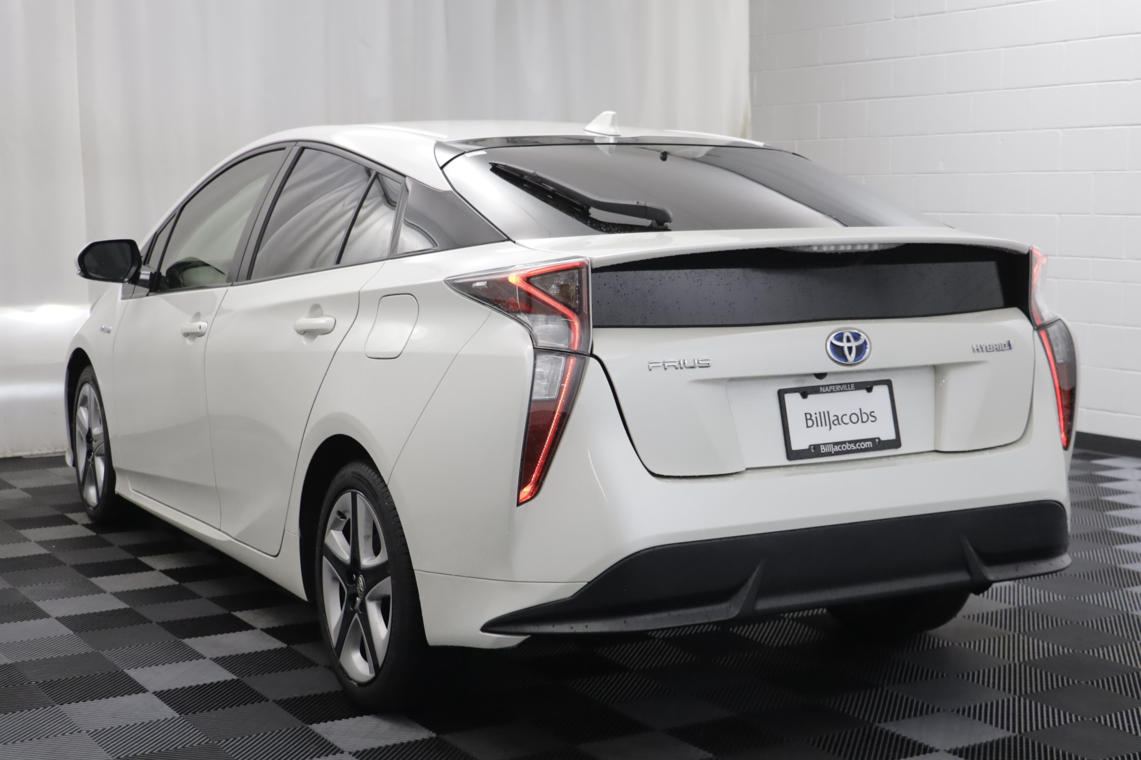 Used 2017 Toyota Prius Three Touring w/ Carpet Mat Package FWD image 13
