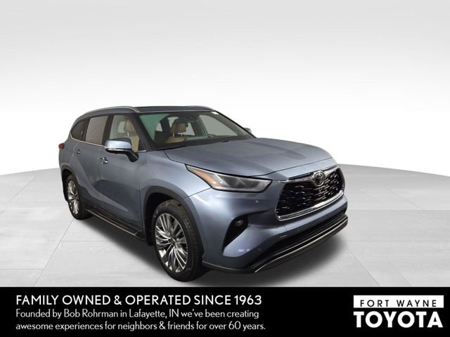 Used 2024 Toyota Highlander Platinum AWD/4WD image 4