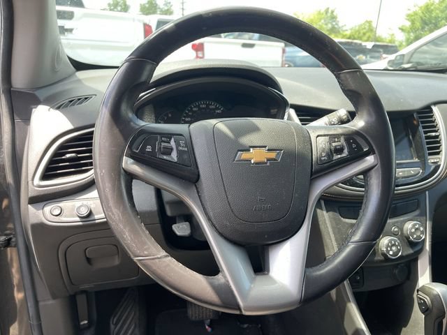 Used 2018 Chevrolet Trax LT w/ LT Convenience Package FWD image 5