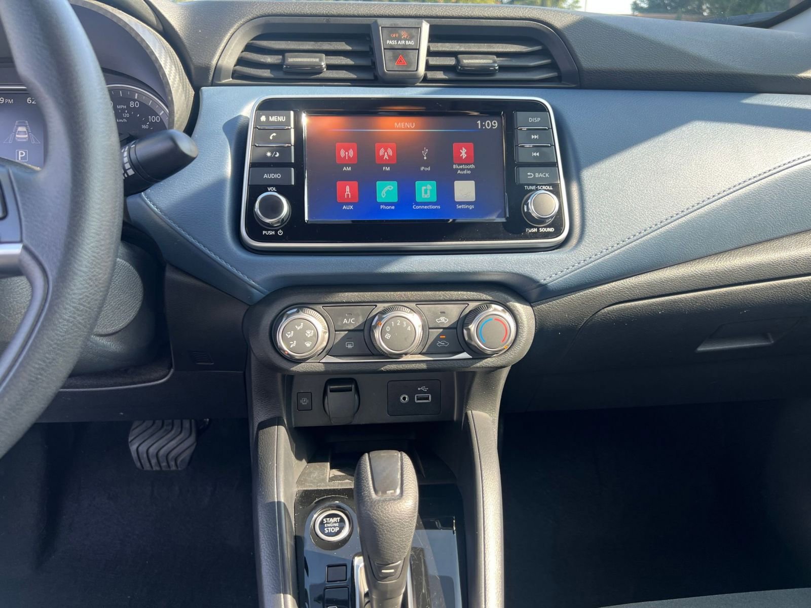 Used 2025 Nissan Versa SV image 17