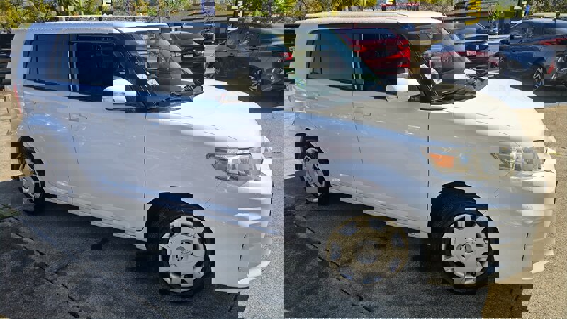 Used 2012 Scion xB image 2