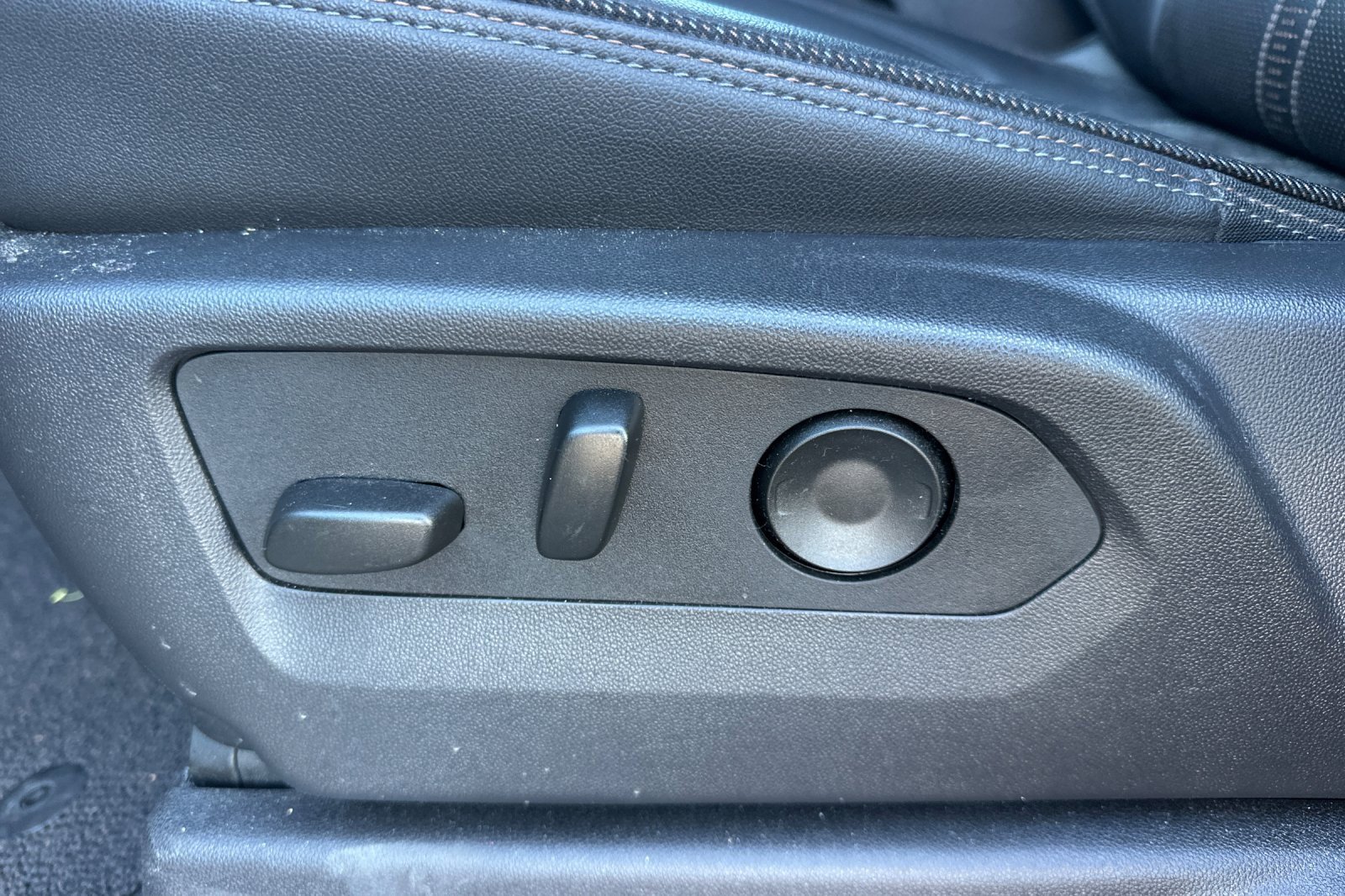 Used 2025 Chevrolet Silverado 1500 High Country w/ Technology Package image 13