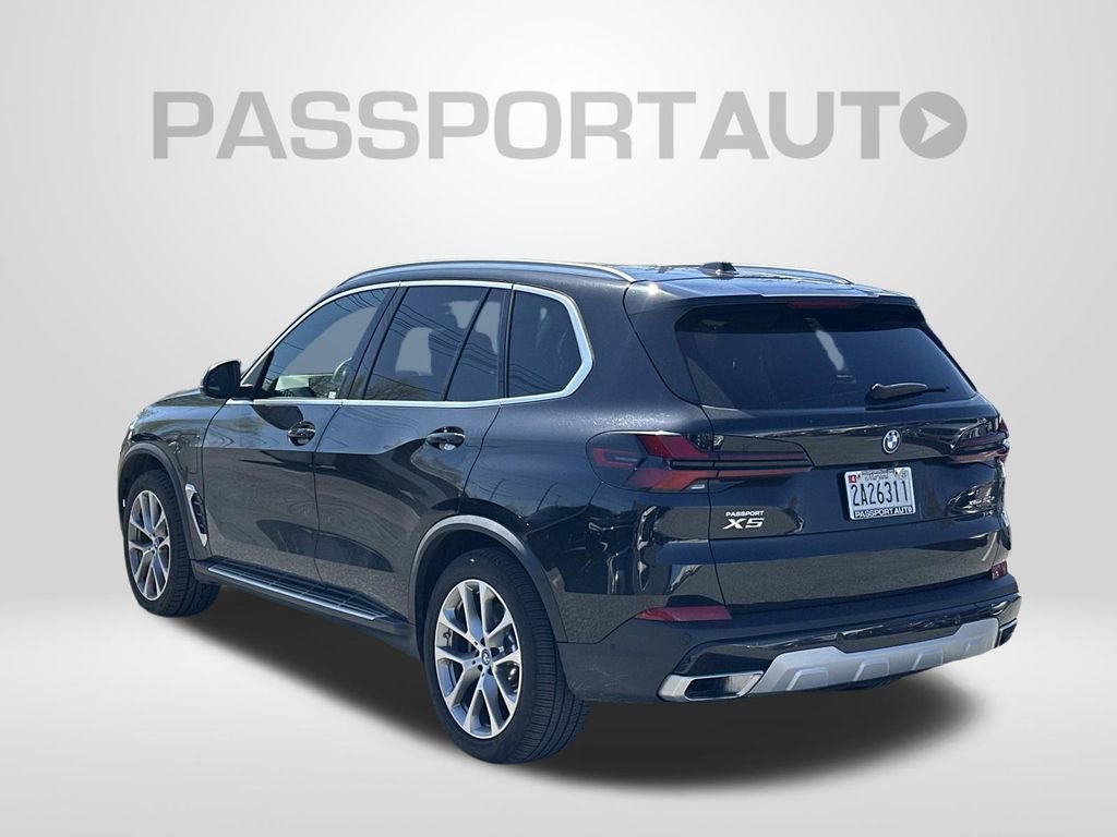 Used 2025 BMW X5 xDrive50e AWD/4WD image 2